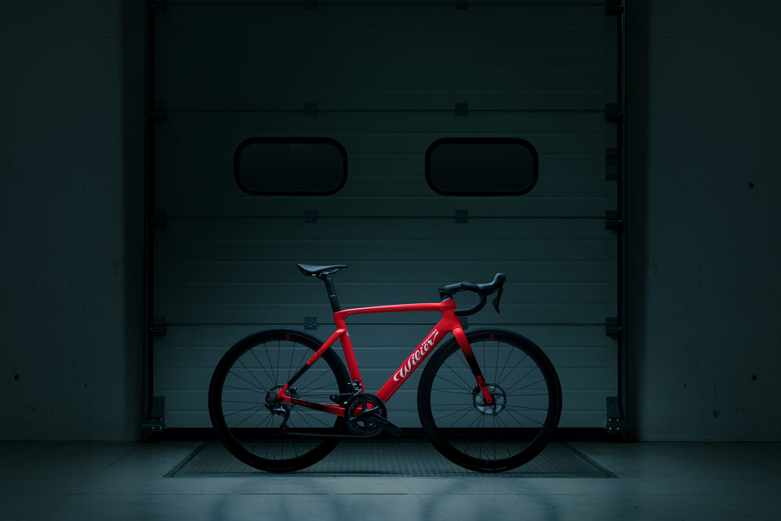 Wilier Cento10 SL Disc Rival M RED BLACK koła NDR38 - obrazek 3